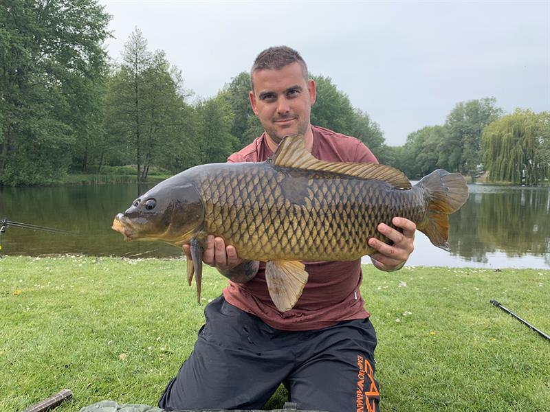 Schubkarper van 23 pond