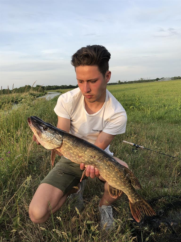 Snoek van 64 cm