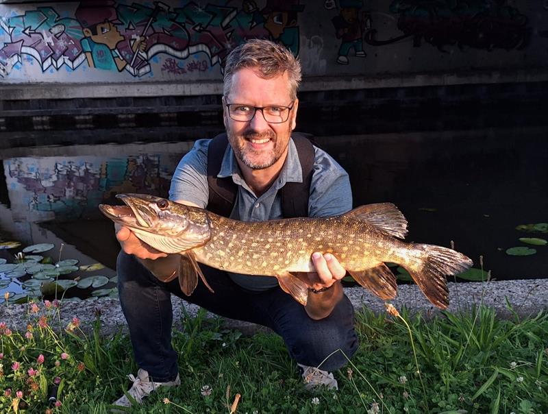 Snoek van 64 cm